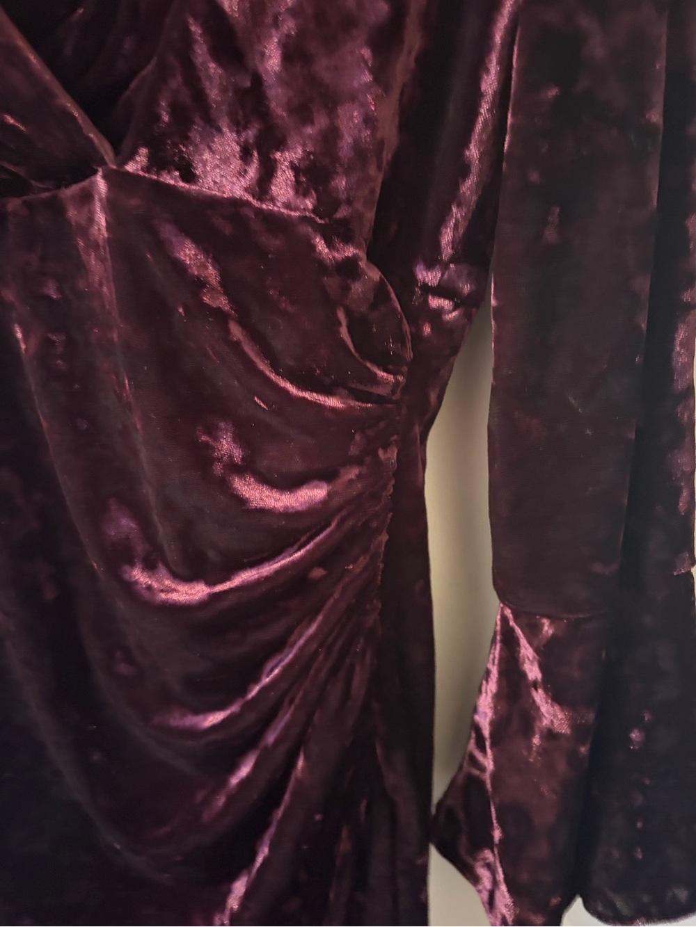 Lauren Ralph Lauren Plum Crushed Velvet Ruched Bell Sleeve Dress 8 - Picture 7 of 11